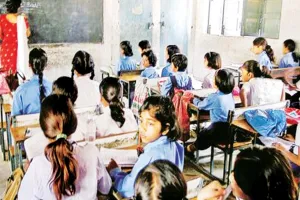 असर खबर का - शिक्षा बोर्ड ने 8 साल बाद बढ़ाया उत्तर पुस्तिका जांचने का मानदेय, नई दरें 2027 से लागू होगी