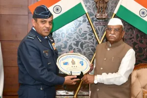 एयर मार्शल ने की राज्यपाल से शिष्टाचार भेंट, सीमा क्षेत्रों के विकास और सैनिक कल्याण से जुड़े विभिन्न विषयों पर संवाद