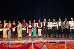 राष्ट्रीय आयुर्वेद संस्थान : वार्षिक सांस्कृतिक महोत्सव तरंग 2025 का शुभारंभ, भावी डॉक्टरों ने मंच पर उतारी भारत की विविध संस्कृति