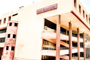 निगम बोला-हमारी रिपोर्ट में भवन निर्माण अवैध,  कांग्रेस नेता त्यागी ने  किया जवाब पेश