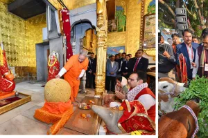 राज्य सरकार के दो वर्ष पूर्ण : मुख्यमंत्री भजनलाल शर्मा ने मंदिरों में किए दर्शन, गोसेवा की और रक्तदान शिविर का किया अवलोकन