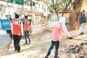 सड़कों, गलियों, कॉलोनियों और नालियों की सफाई : आमजन को दिया स्वच्छता का संदेश, निगम का शहर में 10 दिन, 10 स्थान अभियान