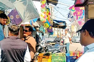 असर खबर का : निगम टीम ने तीन दुकानों से जब्त किया 15 रोल चायनीज मांझा