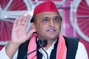 खुद फंस जाओ तो दूसरे पर इल्जाम लगाओ, यह खेल बहुत पुराना है : अखिलेश यादव