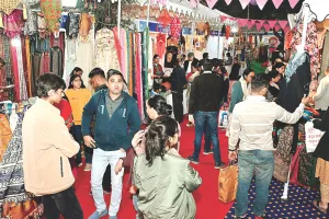 राजसखी मेला : शिल्प, हस्तकला और स्वदेशी उत्पादों का आकर्षण, लोगों की उमड़ी भीड़ से माहौल दिखा उत्सवी