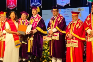 महात्मा गांधी मेडिकल यूनिवर्सिटी का 8वां दीक्षांत समारोह : 835 से अधिक विद्यार्थियों को दी उपाधियां, 34 को मिले स्वर्ण पदक