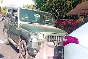 थार का फिर बढ़ा आतंक : कार को पीछे से मारी टक्कर, महिला ने दी कुछ भी करने की धमकी