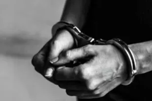 अवैध वसूली के मामले में तीन पुलिसकर्मी समेत कैफे संचालक गिरफ्तार, पुलिस महकमे में भ्रष्टाचार और दुरुपयोग के गंभीर सवाल 