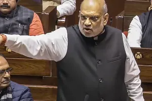 नेहरू, इंदिरा और सोनिया...एसआईआर विवाद पर लोकसभा में अमित शाह की दहाड़, बोलें-'घुसपैठिए तय नहीं कर सकते CM-PM'