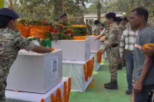 बीजापुर मुठभेड़ में सुरक्षा बलों की बड़ी कामयाबी, मुठभेड़ में 18 नक्सली ढ़ेर, शहीदों को दी गई सलामी