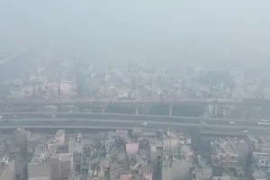 Delhi-NCR में एक्यूआई का स्तर नीचे स्तर पर, दृश्यता 50 मीटर से कम