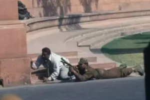 साजिश बड़ी थी : लोकतंत्र के मंदिर पर हुआ था हमला, मुस्तैद जवानों ने आतंकियों को संसद में घुसने से पहले ही मार गिराया