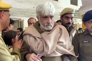 30 करोड़ धोखाधड़ी का मामला : फिल्म डायरेक्टर विक्रम भट्ट और पत्नी श्वेतांबरी को न्यायिक अभिरक्षा में भेजा जेल, अंतरिम जमानत अर्जी खारिज