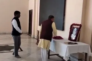 पूर्व मुख्यमंत्री स्वर्गीय हरिदेव जोशी को विधानसभा में दी गई पुष्पांजलि, वासुदेव देवनानी ने कहा- राजस्थान की राजनीति के सशक्त स्तंभ और अनुभवी जननेता थे हरिदेव जोशी