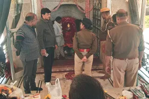 बांसी अम्बिका माता मंदिर को चोरों ने बनाया निशाना : मुख्य गेट के ताले तोड़े, प्रतिमा और आभूषण ले गए