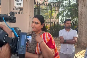 सदाचार समिति के सामने पेश हुए दो विधायक : निर्दलीय विधायक रितु ने मीडिया से की बातचीत, कहा- निधि के पैसे की कोई डील नहीं की, पूरे मामले की सीबीआई जांच कराई जानी चाहिए