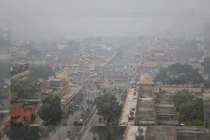 WEATHER UPDATE : सर्द हवाओं ने गिराया पारा, ठिठुरन बढ़ी