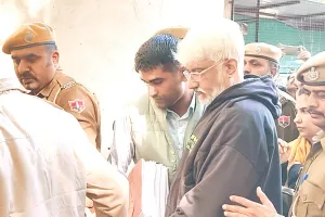 विक्रम भट्ट, पत्नी और गवाहों को आमने-सामने बैठाकर पूछताछ, 700 वेंडरों की आवश्यकता बता वसूले रुपए कोई निकला चालक तो कोई मामूली आर्टिस्ट