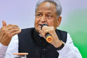 कांग्रेस की दिल्ली महारैली तैयारी पर जयपुर में रणनीतिक बैठक : नहीं हो पाएंगे गहलोत शामिल, सोशल मीडिया के माध्यम से खराब स्वास्थ्य की दी जानकारी