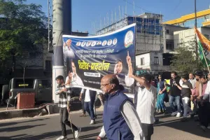 ईडी पूछताछ मामले में कांग्रेस नेताओं का भाजपा मुख्यालय पर कूच, पुलिस ने रास्ते में रोक हिरासत में लिया