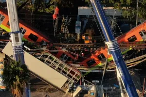 मेक्सिको में दर्दनाक हादसा: 240 से ज्यादा यात्रियों को ले जा रही ट्रेन हुई डिरेल, कई घायल