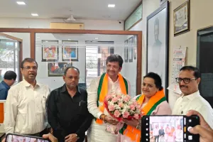 BMC चुनाव से पहले शरद पवार को बड़ा झटका, राखी जाधव ने थामा भाजपा का दामन