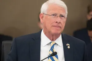 अमेरिकी सीनेटर रोजर विकर का दावा, चीन कर रहा है ताइवान पर बड़े हमले की तैयारी  