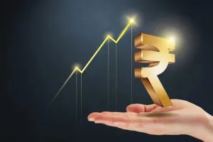 गिरावट से उबरता रुपया : 63 पैसे की मजबूत वापसी करने में कामयाब, बाजार में अमेरिकी मुद्रा की मांग कम 