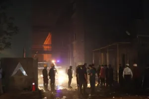 सूरत की केमिकल फैक्ट्री में भीषण आग, बचाव राहत कार्य जारी