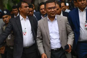 बांग्लादेश हिंसा के बीच 17 साल बाद तारिक रहमान की वतन वापसी, BNP के बड़े नेताओं ने किया स्वागत, जानें क्या है वतन वापसी के मायने?