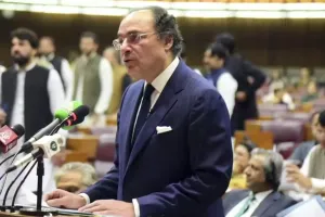 पाकिस्तानी वित्त मंत्री औरंगजेब ने ​कहा,  रूस से तेल समझौते की ओर बढ़ रहा पाकिस्तान