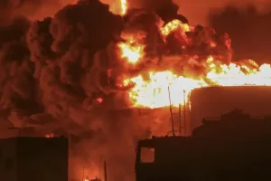 सऊदी अरब ने किया यमन पर हवाई हमला, UAE से मिली हथियारों की खेप को बनाया निशाना