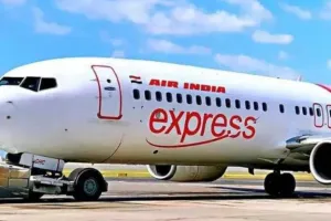 दिल्ली हवाई अड्डे पर पायलट ने यात्री पर किया प्रहार : सोशल मीडिया पर वीडियो हुआ वायरल, जानें पूरा मामला 