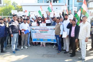 जेसीटीएसएल कर्मचारियों ने किया डीएलबी मुख्यालय पर विरोध प्रदर्शन, शीघ्र सकारात्मक कार्रवाई की मांग