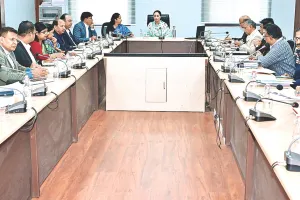 पर्यटन भवन में पर्यटन व कला एवं संस्कृति विभाग के लंबित प्रकरणों की समीक्षा बैठक में बाेली दिया कुमारी- शेखावाटी की हवेलियों का होगा संरक्षण और विकसित 