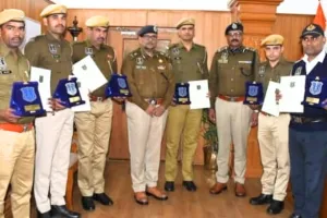 कांस्टेबल ऑफ़ द मंथ पुरस्कार से छह पुलिसकर्मी सम्मानित, आमजन में विश्वास और अपराधियों में भय की भावना स्थापित 