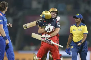 डब्ल्यूपीएल : आरसीबी ने किया जीत के साथ आगाज, नादिन डी क्लार्क की नाबाद फिफ्टी से मुंबई को 3 विकेट से हराया 