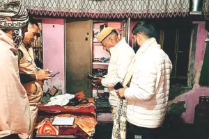 मकान मालिक सोता रहा, चोरों ने दे डाला बड़ी वारदात को अंजाम :  27 लाख की नकदी, 8 किलो चांदी और 32 तौला सोने के आभूषण ले गए