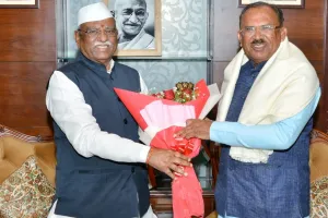 विधानसभा अध्यक्ष देवनानी ने की राज्यपाल से मुलाकात : राष्ट्रीय गीत वन्दे मातरम् पर प्रकाशित कैलेंडर भेंट, पुस्तक सनातन संस्कृति की अटल दृष्टि भी भेंट की