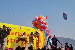 जलमहल की पाल पर काईट फेस्टिवल : लोक कलाकारों ने दी मनमोहक प्रस्तुतियां, देशी-विदेशी पर्यटकों ने उठाया लुत्फ 