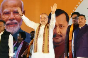 अमित शाह ने बोला सीएम ममता पर हमला, कहा मोमो के गोदाम में आग लगने की घटना के लिए पश्चिम बंगाल सरकार जिम्मेदार, हाईकोर्ट की निगरानी में जांच कराने की मांग की