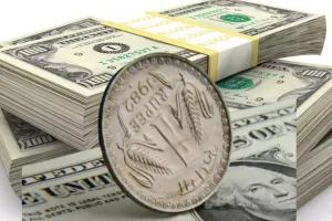 रुपये में रिकॉर्ड गिरावट: अब तक के दूसरे निचले स्तर पर रुपया, 91 रुपए से नीचे आया, जानें आम आदमी की जेब पर कैसे बढ़ेगा बोझ ?