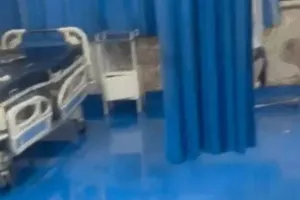 प्रमुख चिकित्सा सचिव गायत्री राठौड़ पहुंची ट्रॉमा सेंटर : बीती देर रात पाइप लाइन लीकेज से आईसीयू में भर गया था पानी, व्यवस्थाओं का ले रही जायजा