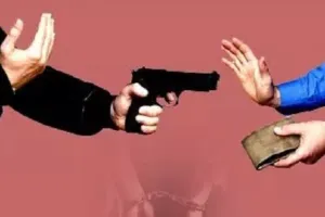 दिनदहाड़े लूट का मामला : कार आगे लगाकर रोकी, युवक से मारपीट कर 15 हजार रुपए समेत कीमती सामान छीना