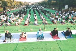 अल्बर्ट हॉल पर हुआ 108 सामूहिक सूर्य नमस्कार : मंत्री राज्यवर्धन, संघ प्रचारक श्रीवर्धन, क्षेत्र संयोजक मेघसिंह भी रहे मौजूद 