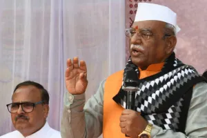 राज्यपाल ने कटियोर में ग्रामीणों व स्कूली बच्चों से किया संवाद, कहा- गरीबी और पिछड़ापन से मुक्ति के लिए शिक्षा सशक्त माध्यम