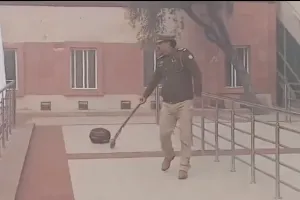 Bomb Threat: गोरखपुर–मुंबई ट्रेन में बम विस्फोट की धमकी, बम और डॉग स्क्वायड मौके पर मौजूद