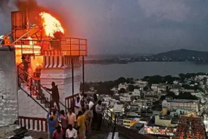 मद्रास हाईकोर्ट का बड़ा फैसला: थिरुपरनकुंद्रम पहाड़ी पर दीपम जलाने के एकल न्यायाधीश के आदेश को बरकरार रखा