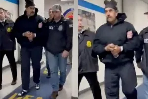 हाथों में हथकड़ी और....गिरफ्तार राष्ट्रपति मादुरो, उनकी पत्नी विमान से न्यूयॉर्क पहुंचे, जानें पूरा मामला 