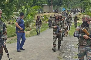 मणिपुर में सुरक्षा बलों को बड़ी कामयाबी, तीन ड्रग तस्करों के साथ एक उग्रवादी गिरफ्तार, पूछताछ जारी